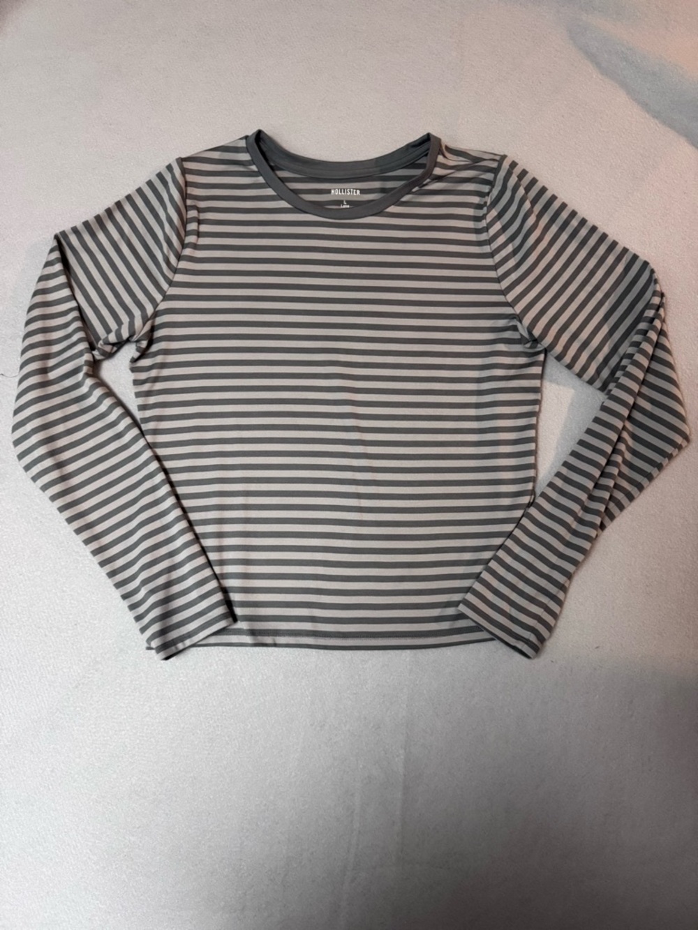 Hollister Women’s Gray and White Striped Long Sleeve Tee